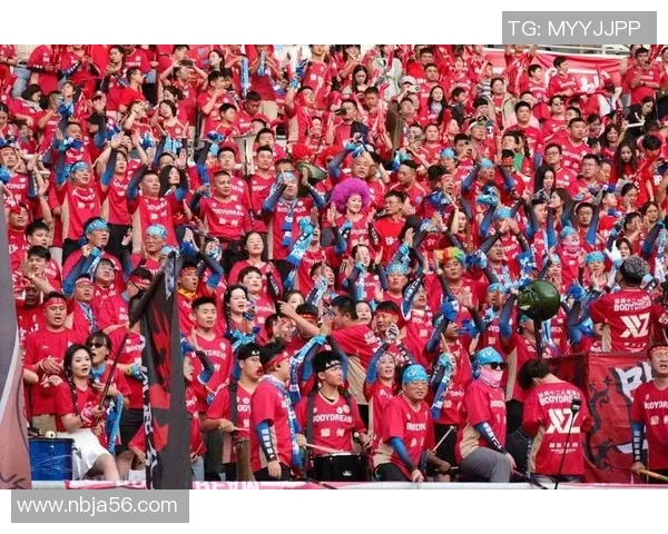 红色足球鞋下的传奇之路足球明星如何在绿茵场上闪耀光芒 红色足球鞋下的传奇之路足球明星如何在绿茵场上闪耀光芒