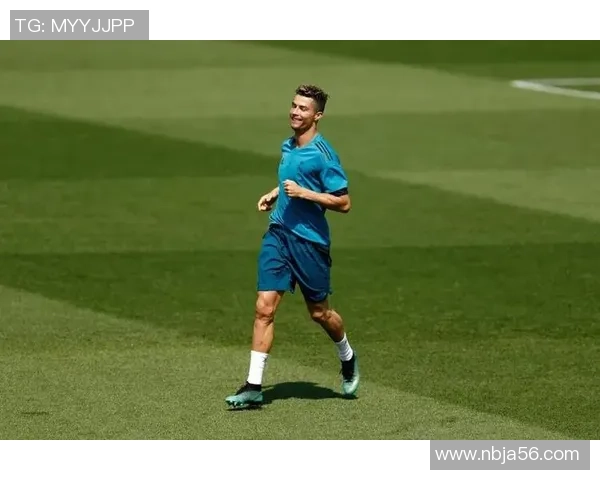 各大足球明星脚长揭秘与影响力分析探讨 各大足球明星脚长揭秘与影响力分析探讨